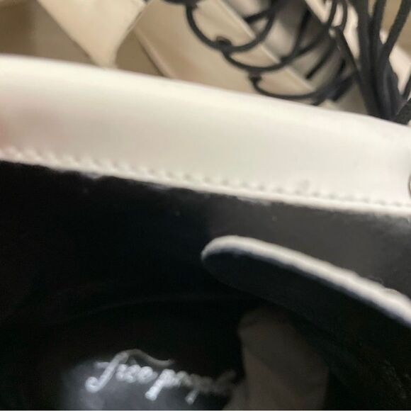 New with out box 
Free People Goldie Lug convertible cuff boots size US
7.5 - Picture 9 of 13